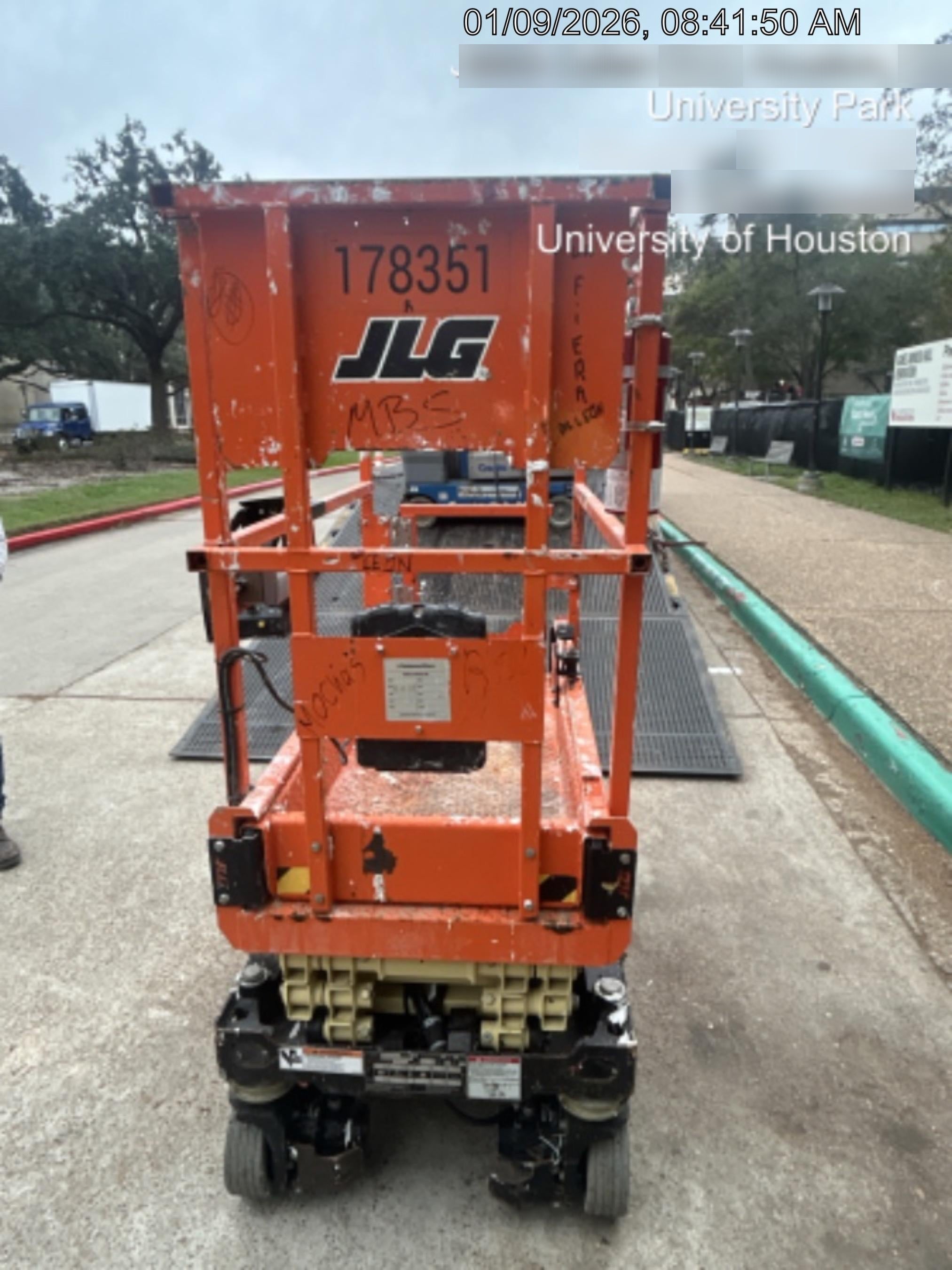 2021 JLG ES1330L