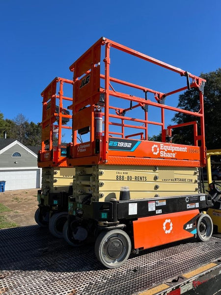 2025 JLG ES1932