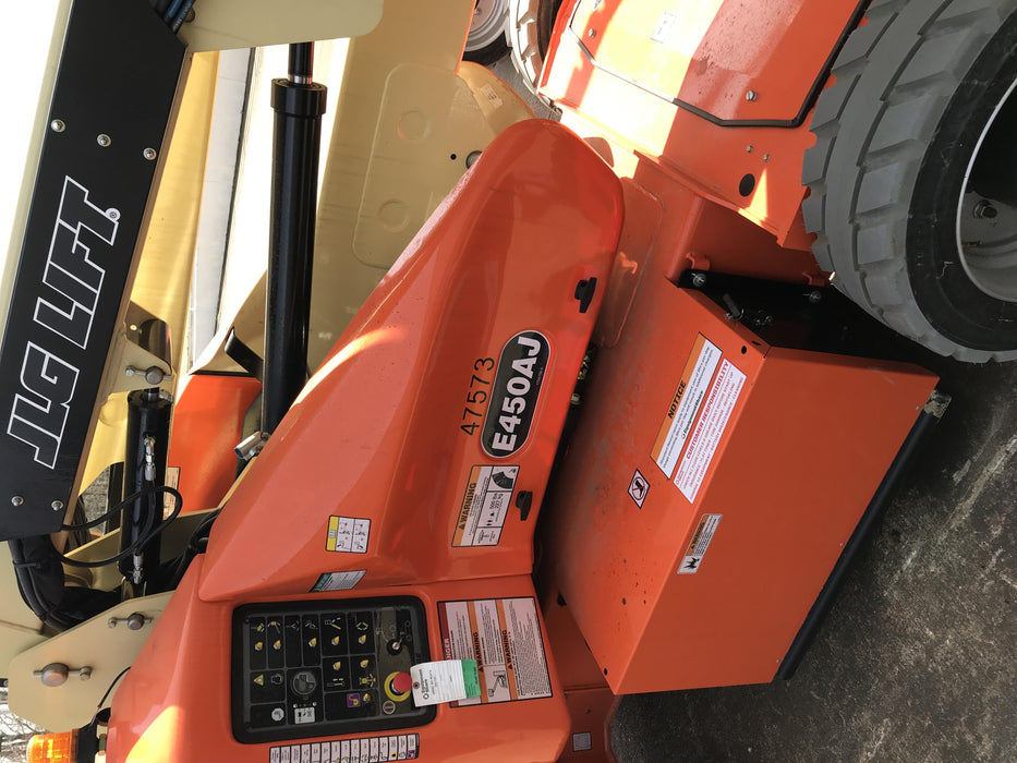 2019 JLG E450AJ