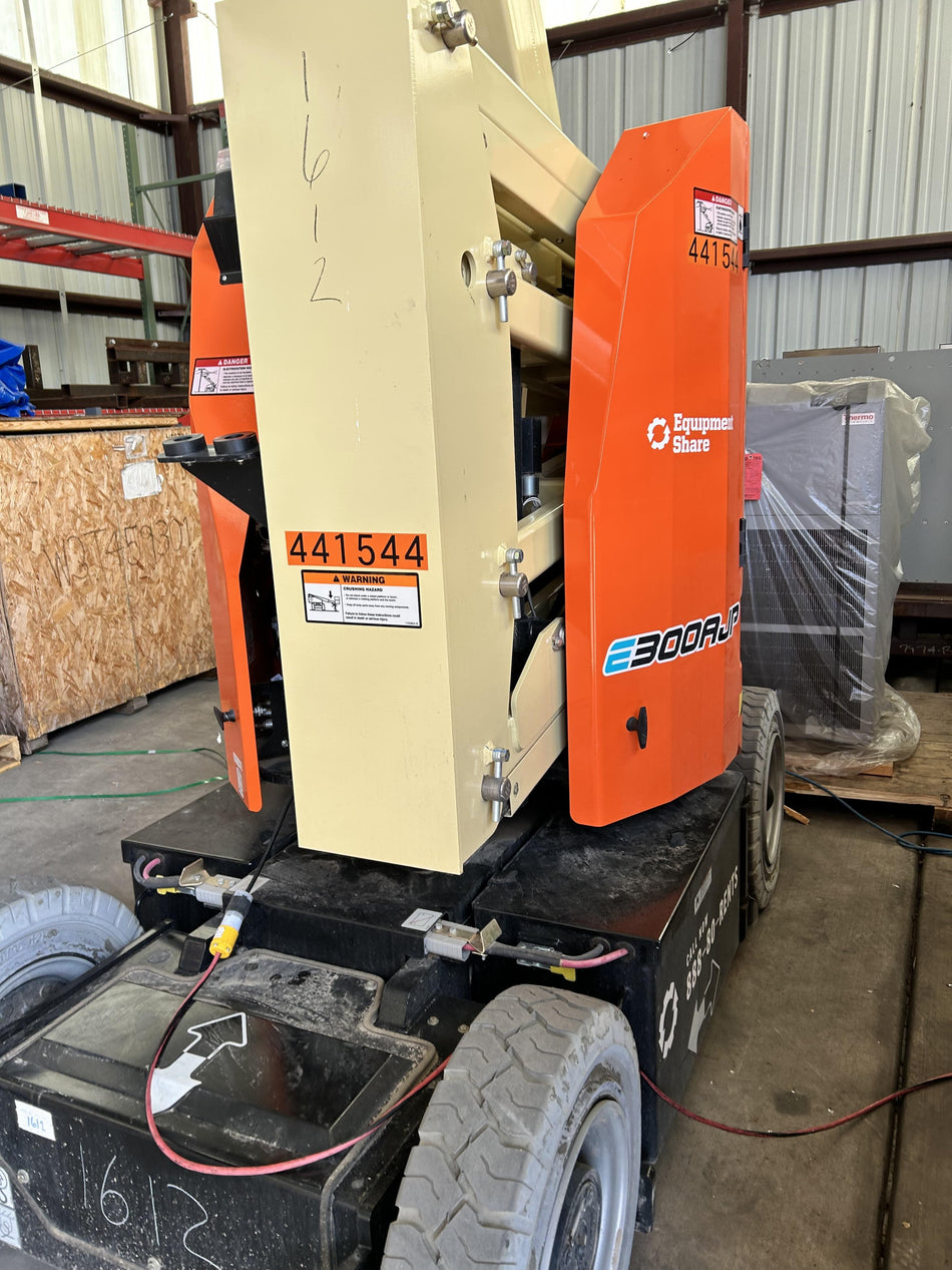 2024 JLG E300AJP
