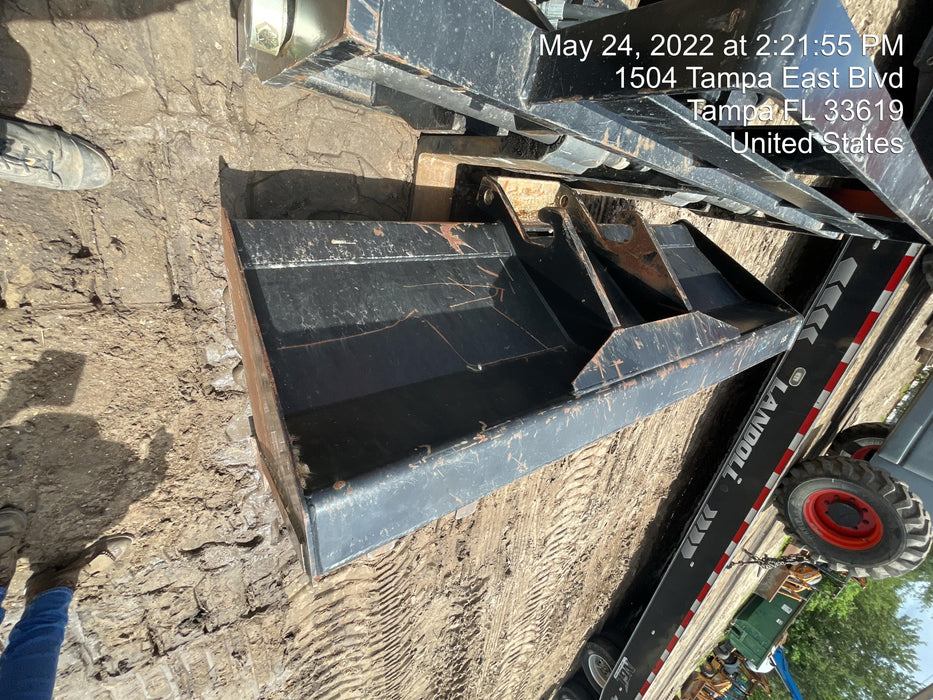 2015 SKYTRAK 70" Bucket, Telehandler 6k-7k