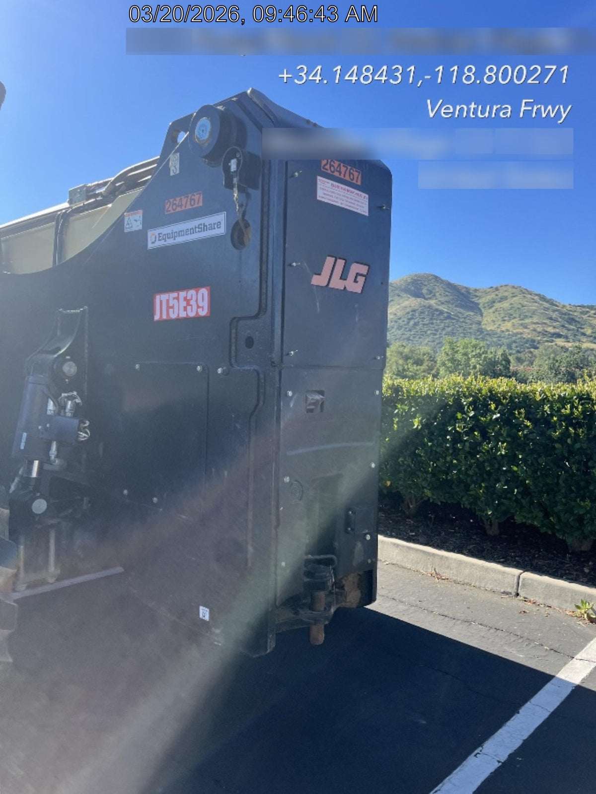 2019 JLG 1075
