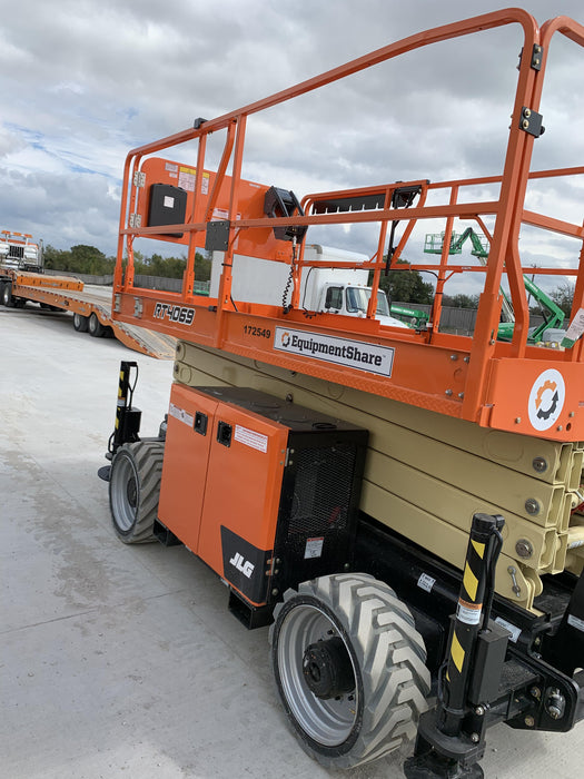 2021 JLG RT4069
