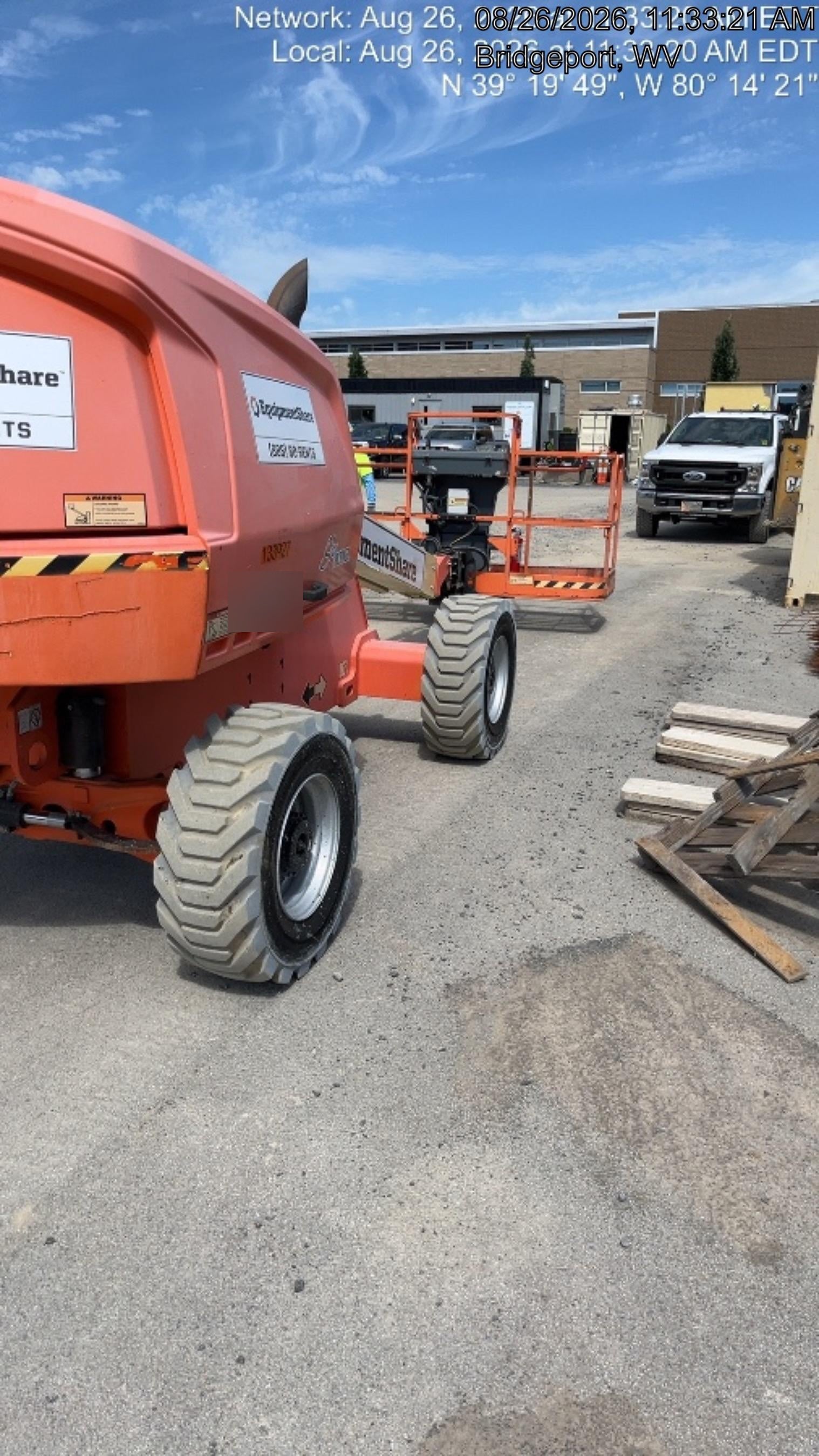 2021 JLG 400S