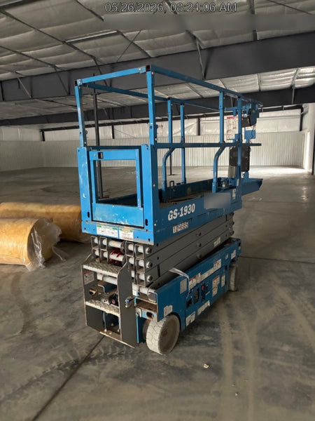 2020 Genie GS-1930 Solid Non Marking Tires, Beacon, Folding rails with half height swing gate, 800W Inverter