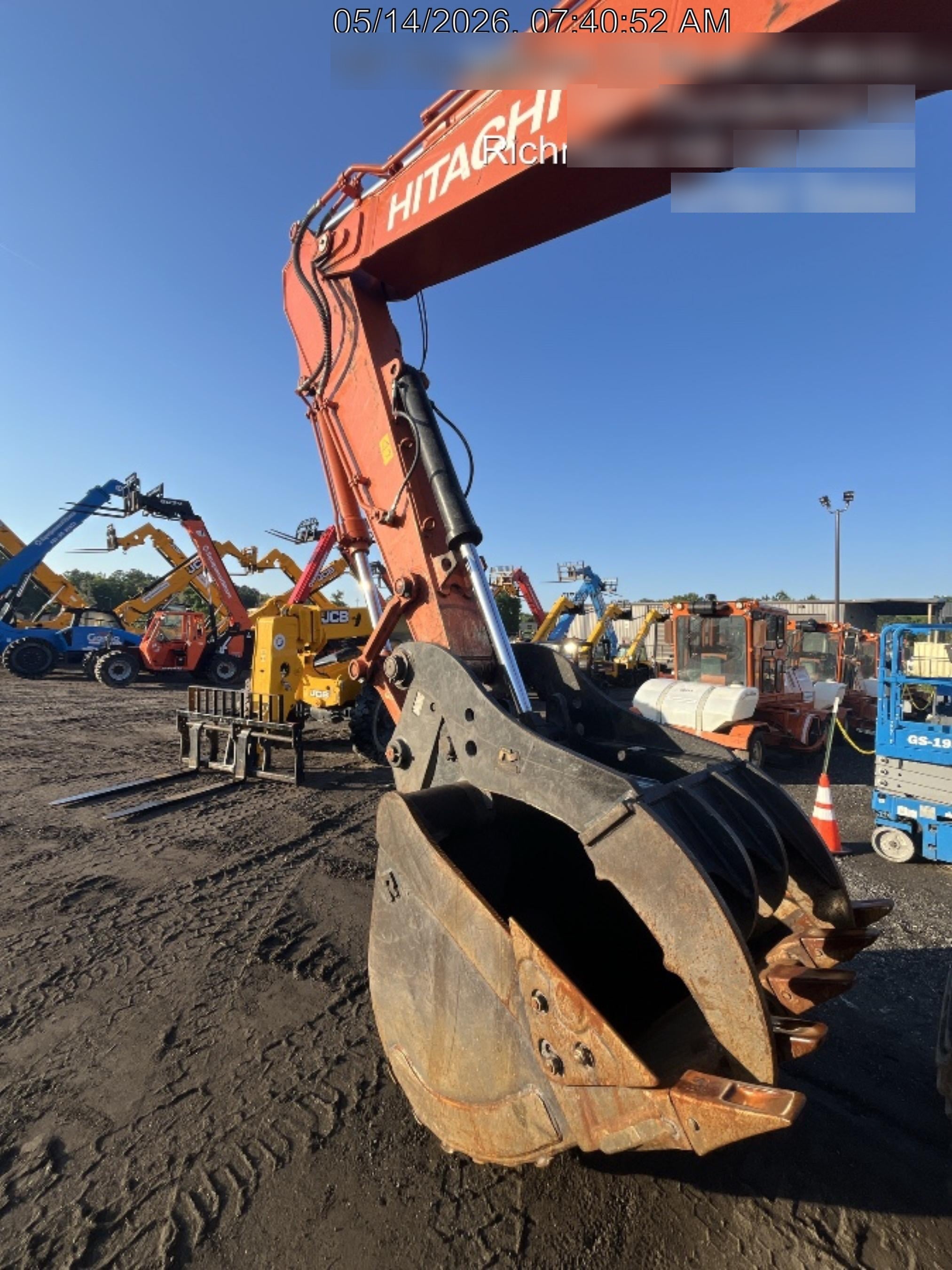 2023 HITACHI ZX210LC-6