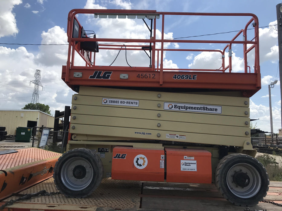 2019 JLG 4069LE