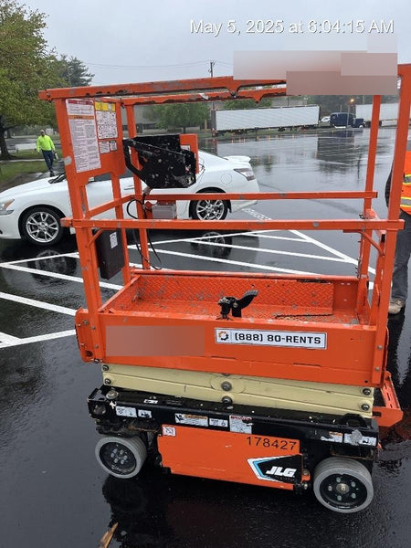 2021 JLG ES1330L