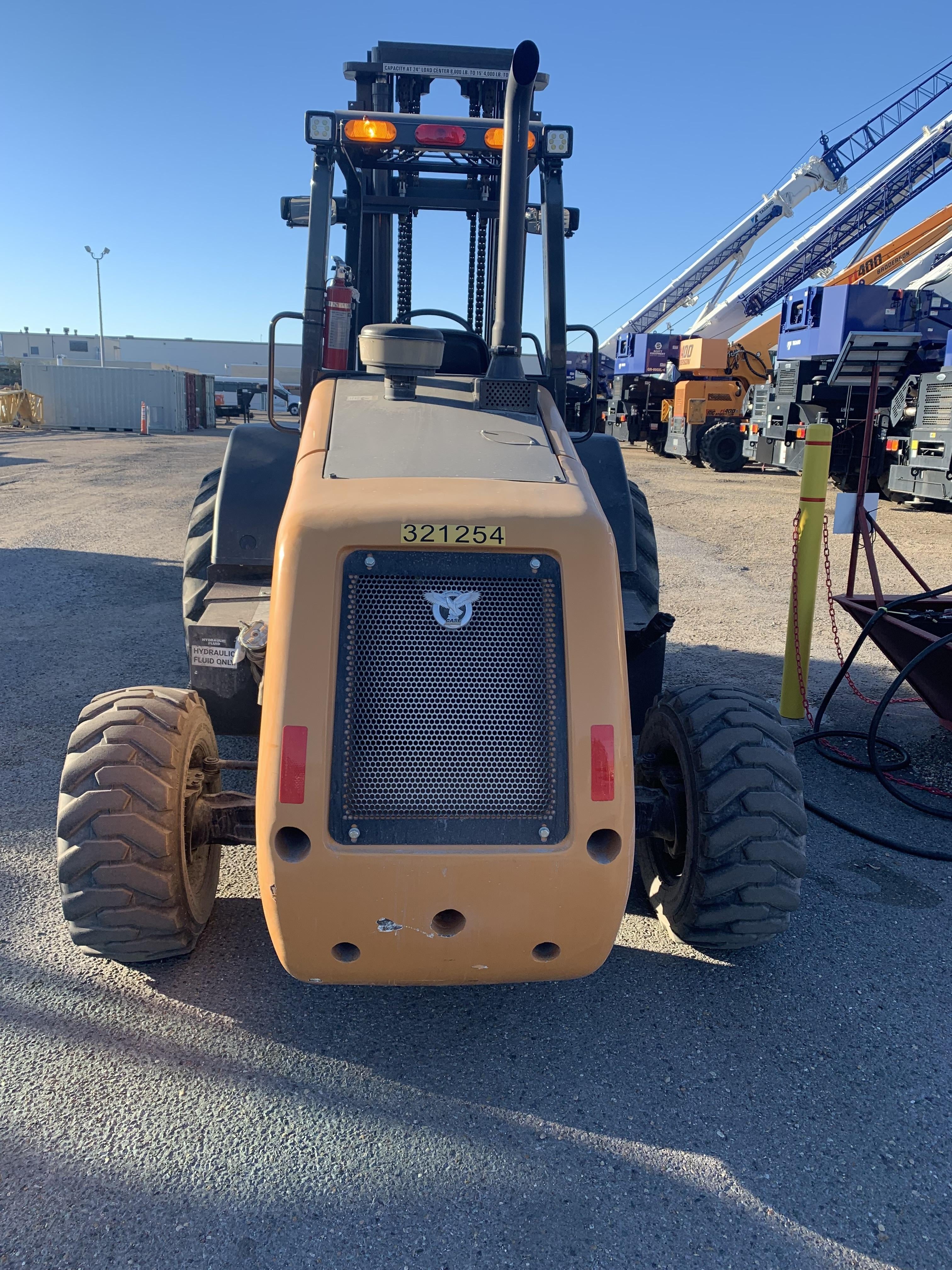 2023 CASE 588H