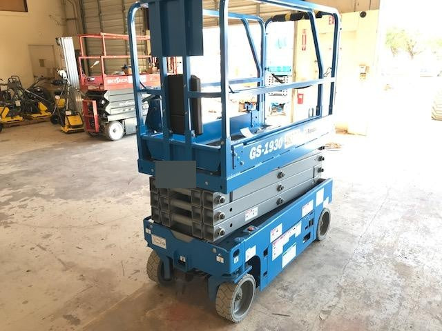 2019 Genie GS-1930 Fixed rails with chain Entry