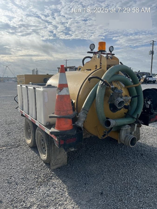 2023 VAC-TRON LP573XDT