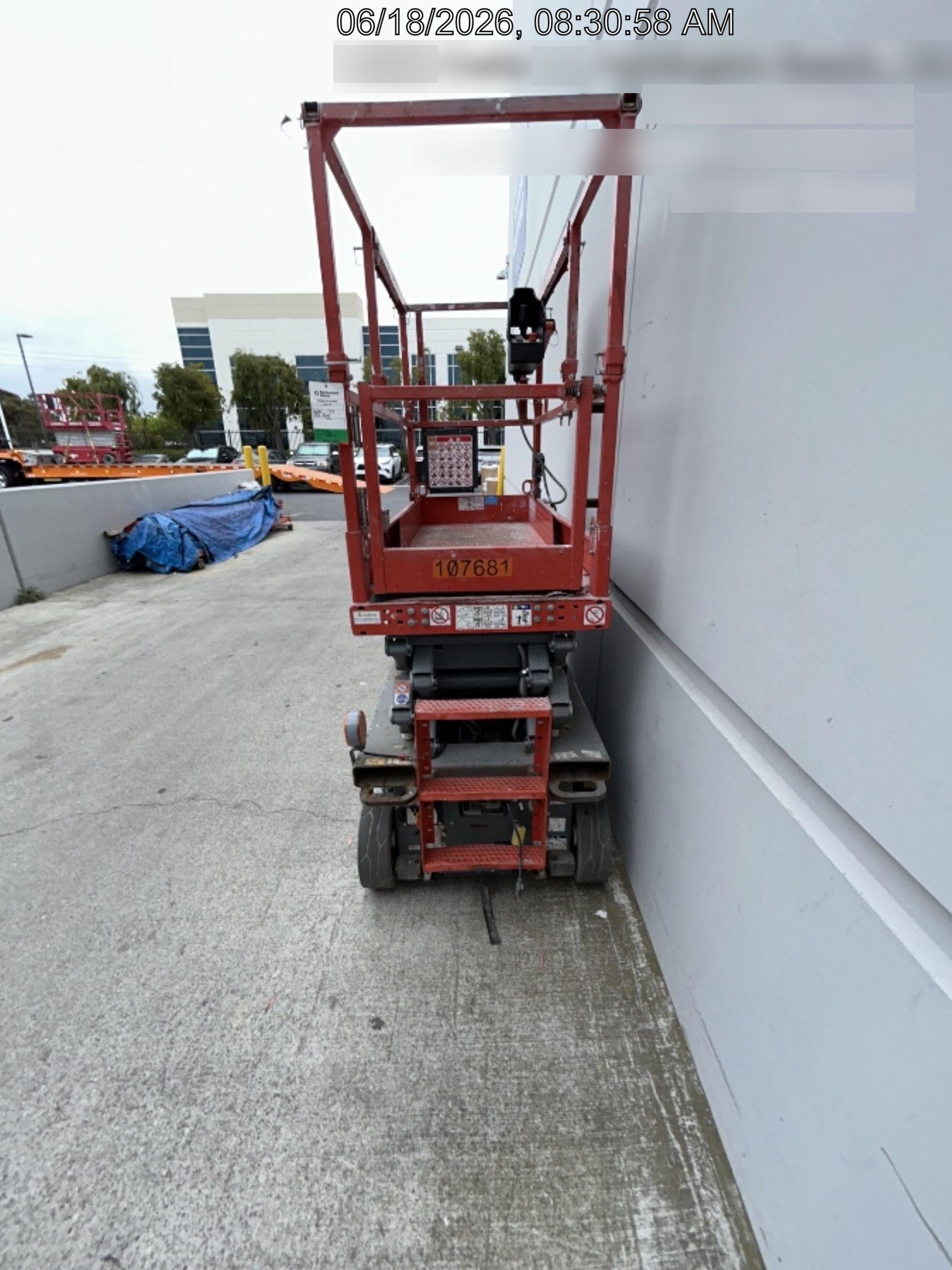 2020 Skyjack SJIII-3219 Solid NM Tires, Half height spring hinged entry gate, Dual Beacons, 800W Inverter