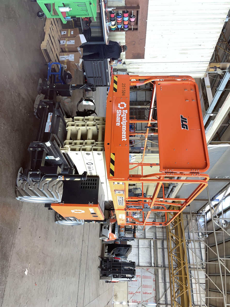 2022 JLG RT3369