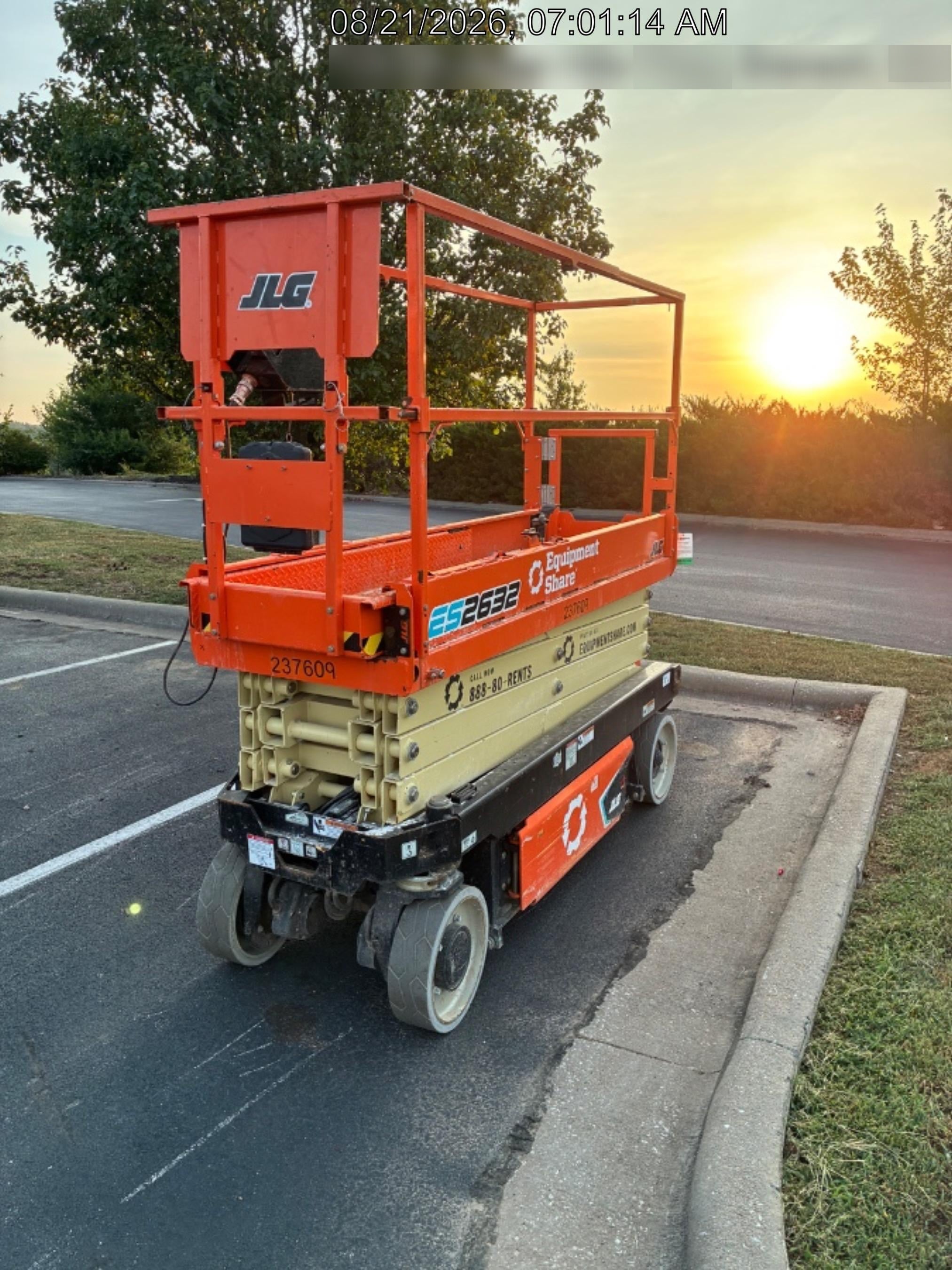 2022 JLG ES2632