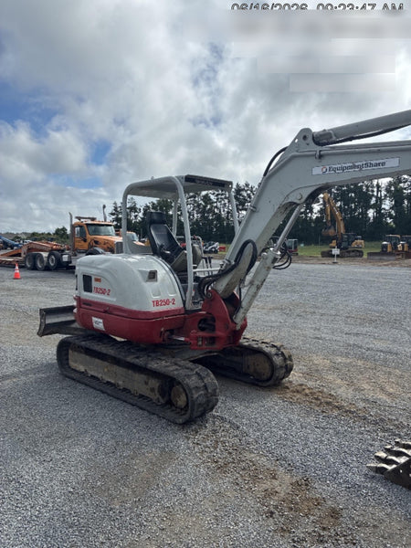 2023 TAKEUCHI TB250-2R