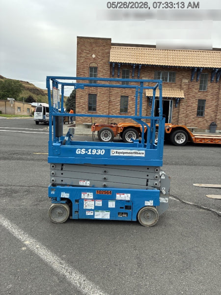 2020 Genie GS-1930 Solid Non Marking Tires, Beacon, Folding rails with half height swing gate, 800W Inverter