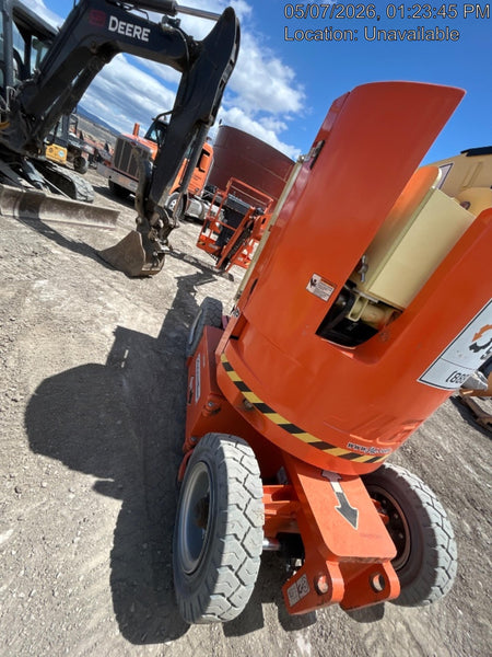 2022 JLG E300AJP