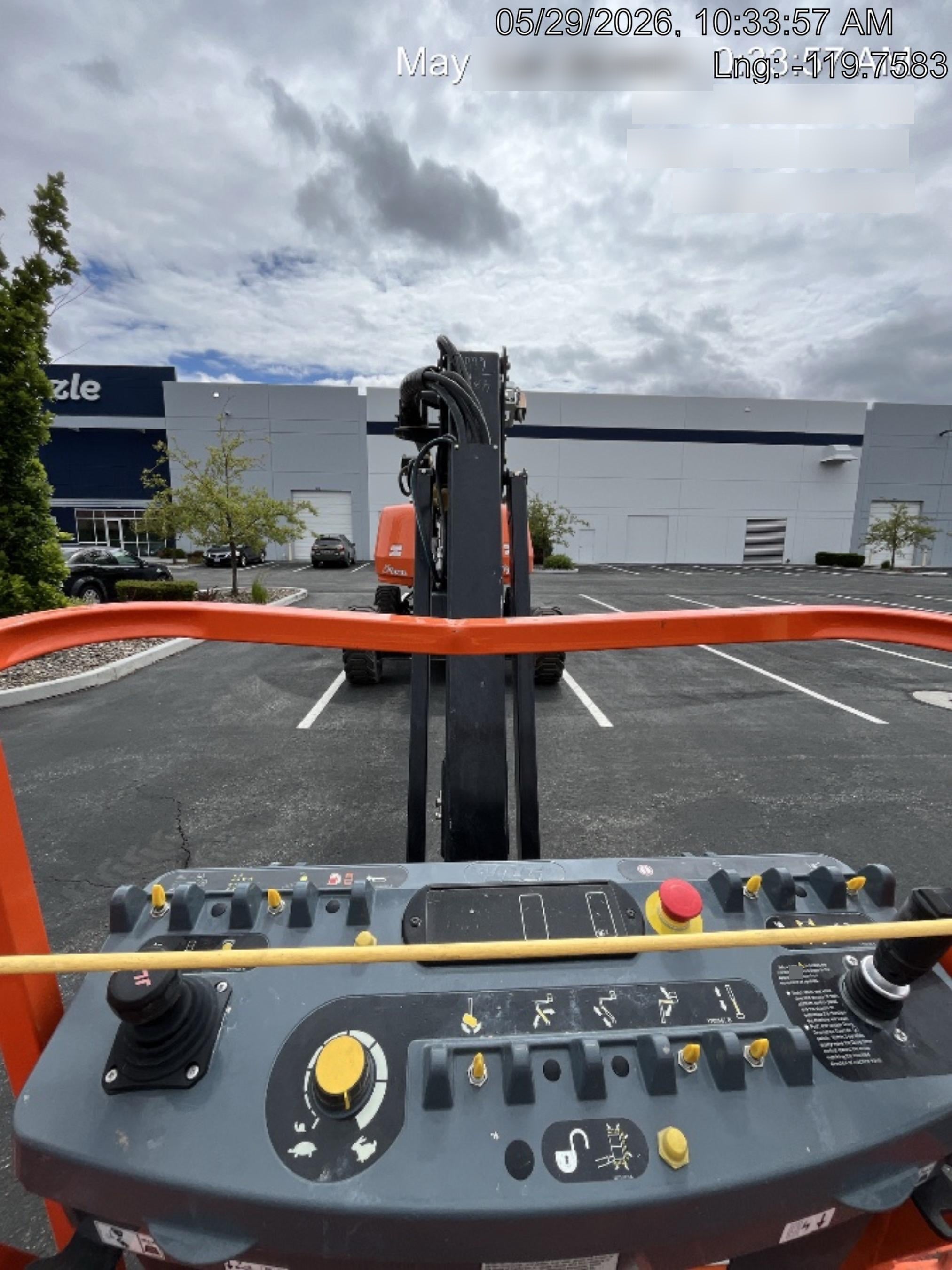 2025 JLG 660SJ