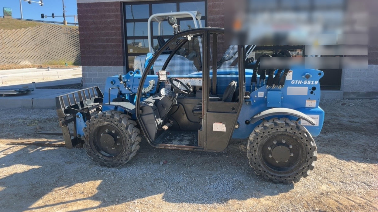 2020 Genie GTH-5519 Canopy, Solid Tires, Work Lights, Beacon, Aux Hydraulics, Back up Alarm