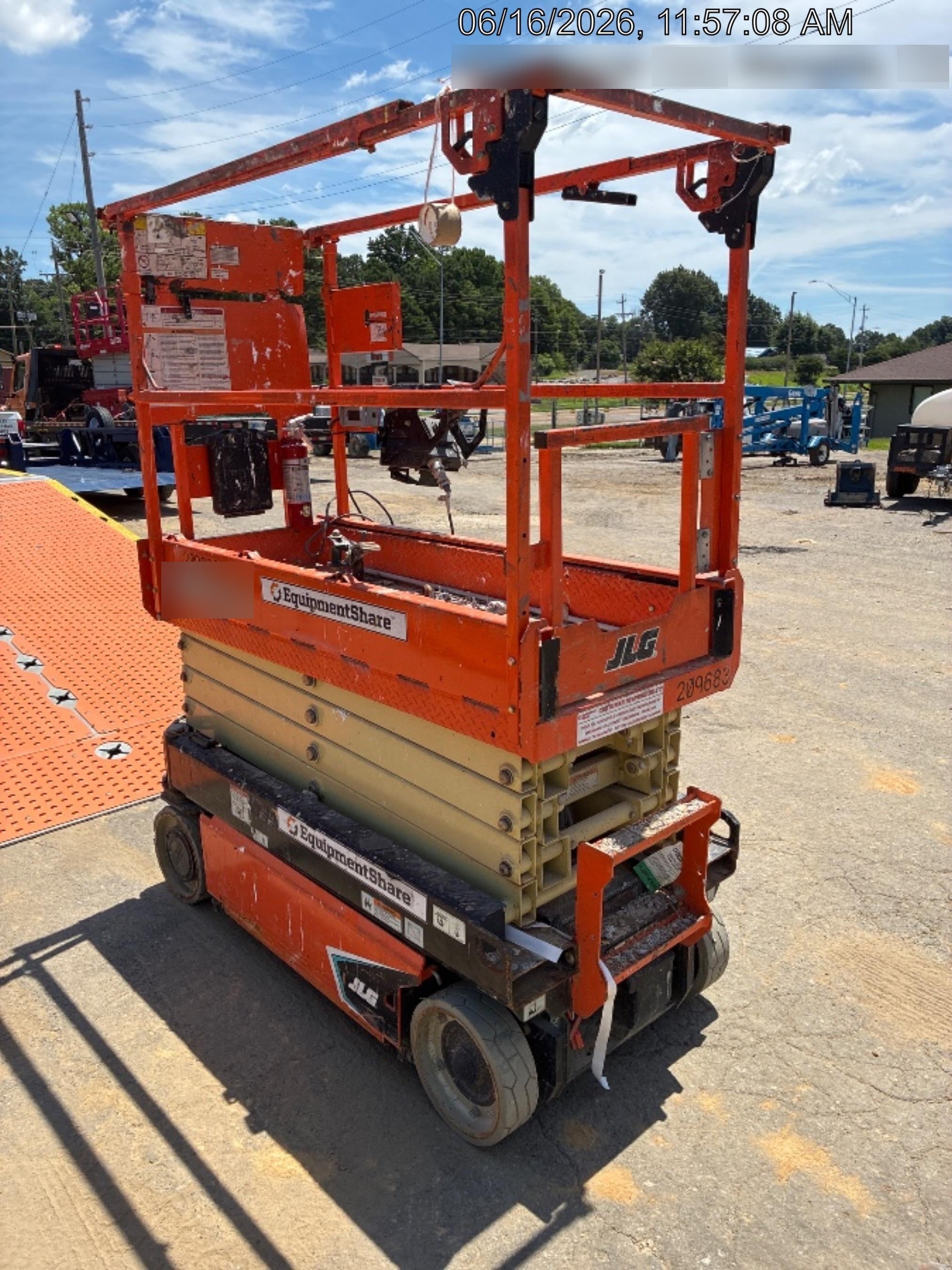 2022 JLG ES1932