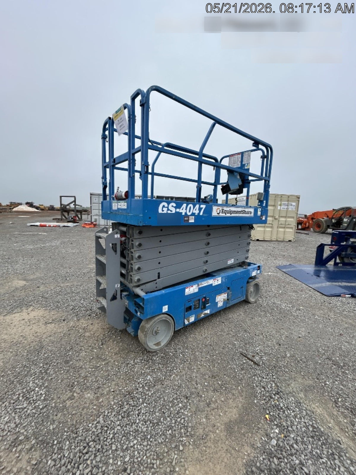 2019 Genie GS-4047 Folding rails with half height swing gate