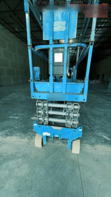 2019 Genie GS-2632 Folding rails with half height swing gate