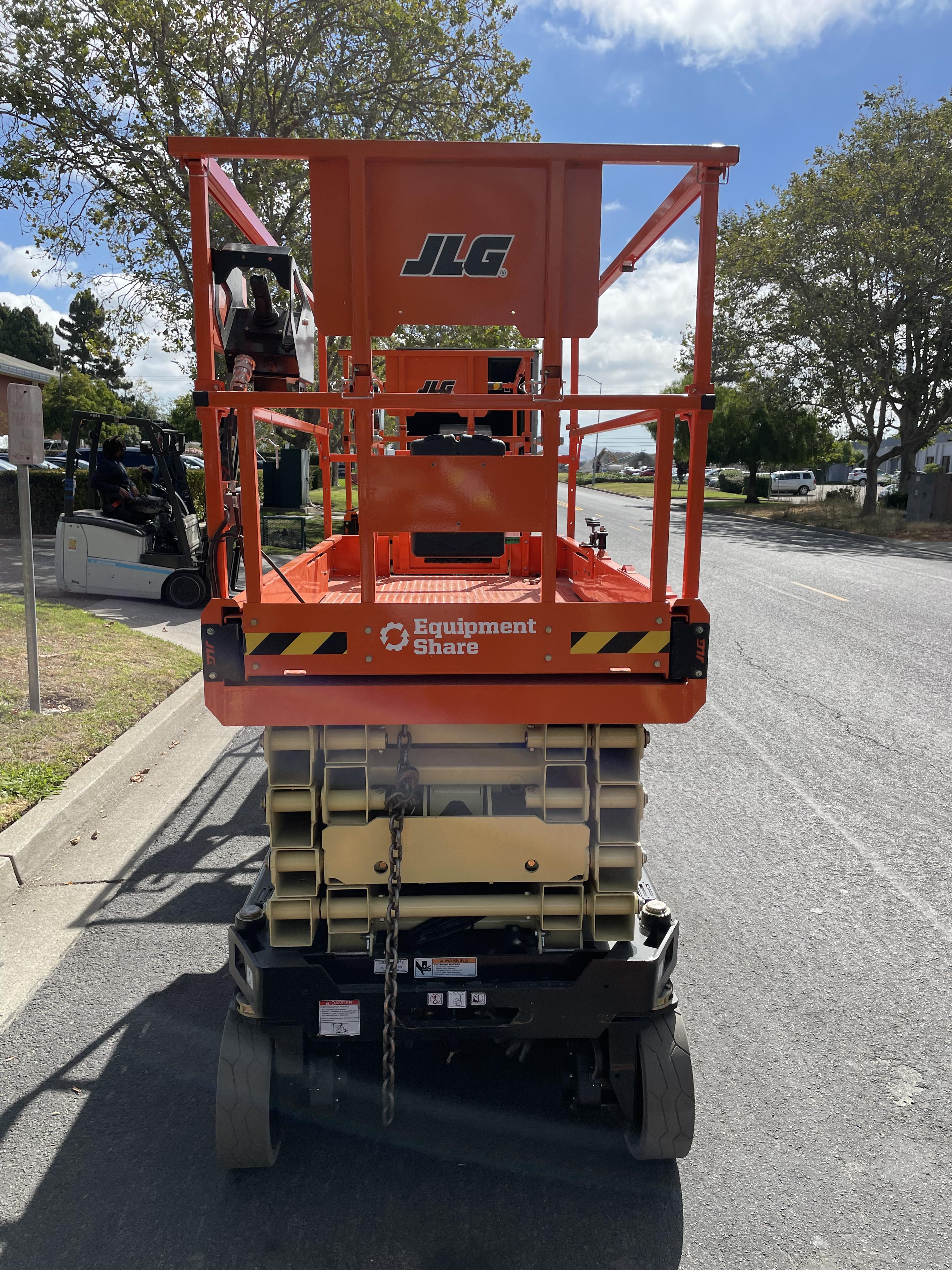 2022 JLG ES3246