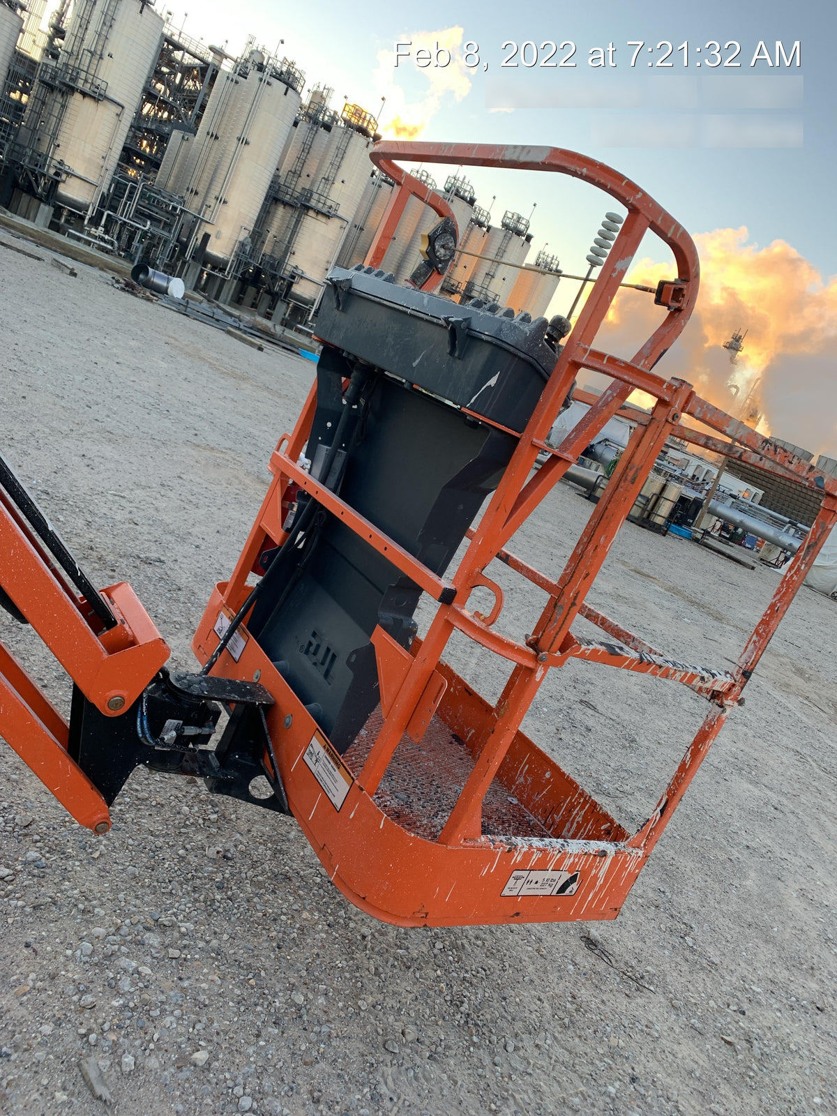 2019 JLG E400AJP