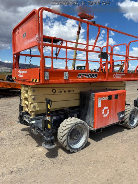 2023 JLG RT4069