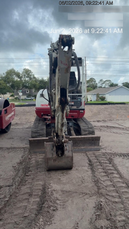 2023 TAKEUCHI TB250-2R
