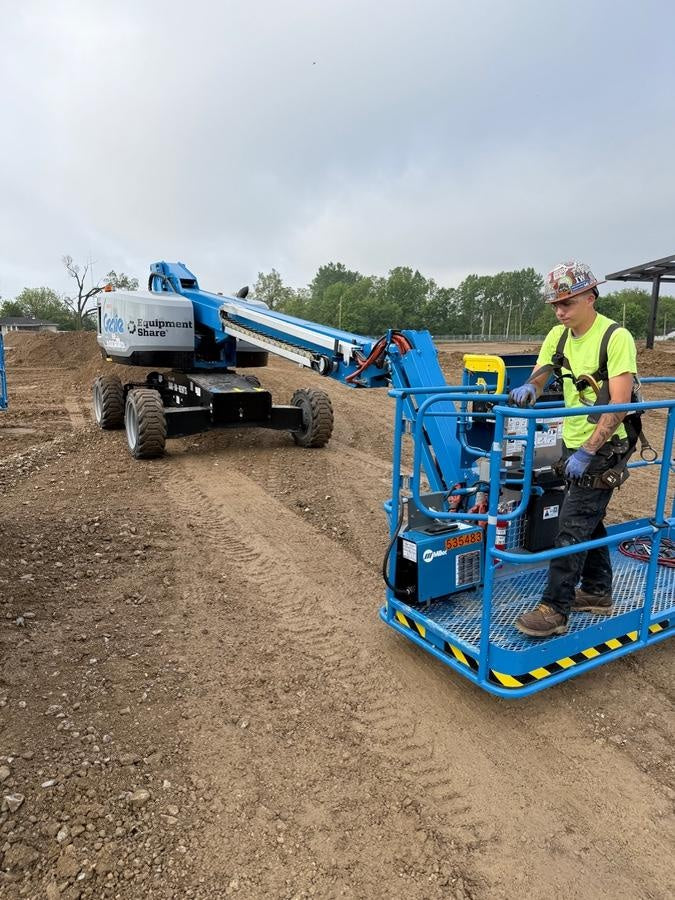 2025 MILLER ELECTRIC CST-282