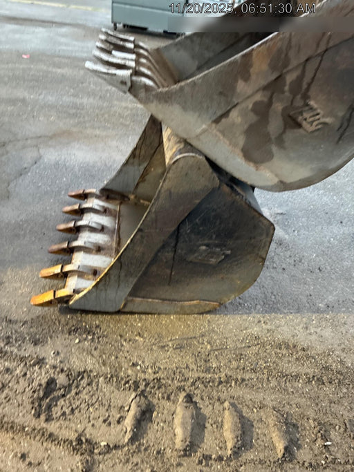 2025 TAKEUCHI 36" Bucket - Takeuchi