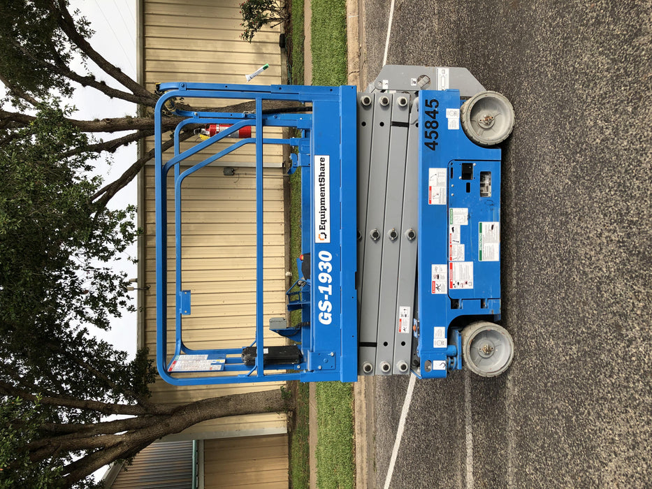 2019 Genie GS-1930 Fixed rails with chain Entry