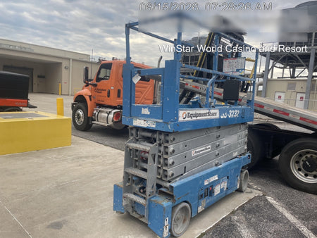 2017 Genie GS-3232 Genie GS3232 Lift w/Folding Rails and Swing Gate