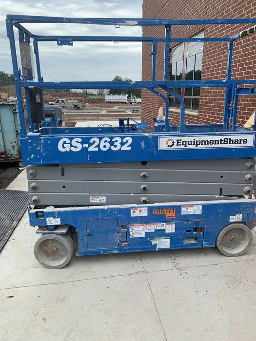 2020 Genie GS-2632 Solid NM Tires, Folding Rails with Half-Height Swing Gate, Beacon