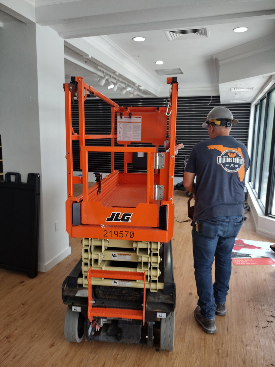 2022 JLG ES1932