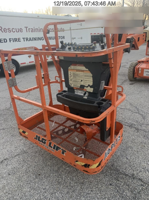 2021 JLG E400AJP Narrow