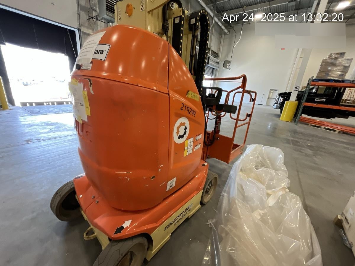 2022 JLG 26E