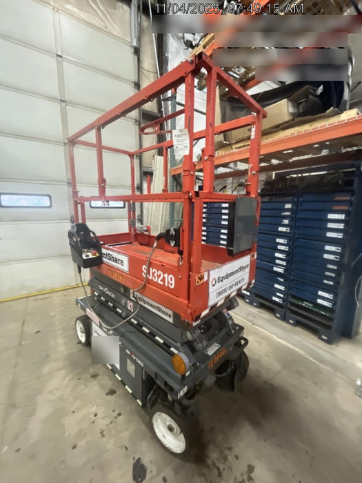 2020 Skyjack SJIII-3219 Solid NM Tires, Half height spring hinged entry gate, Dual Beacons, 800W Inverter