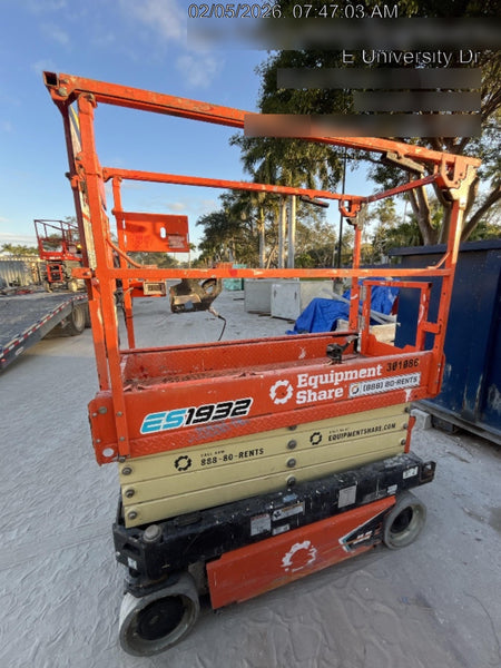 2023 JLG ES1932