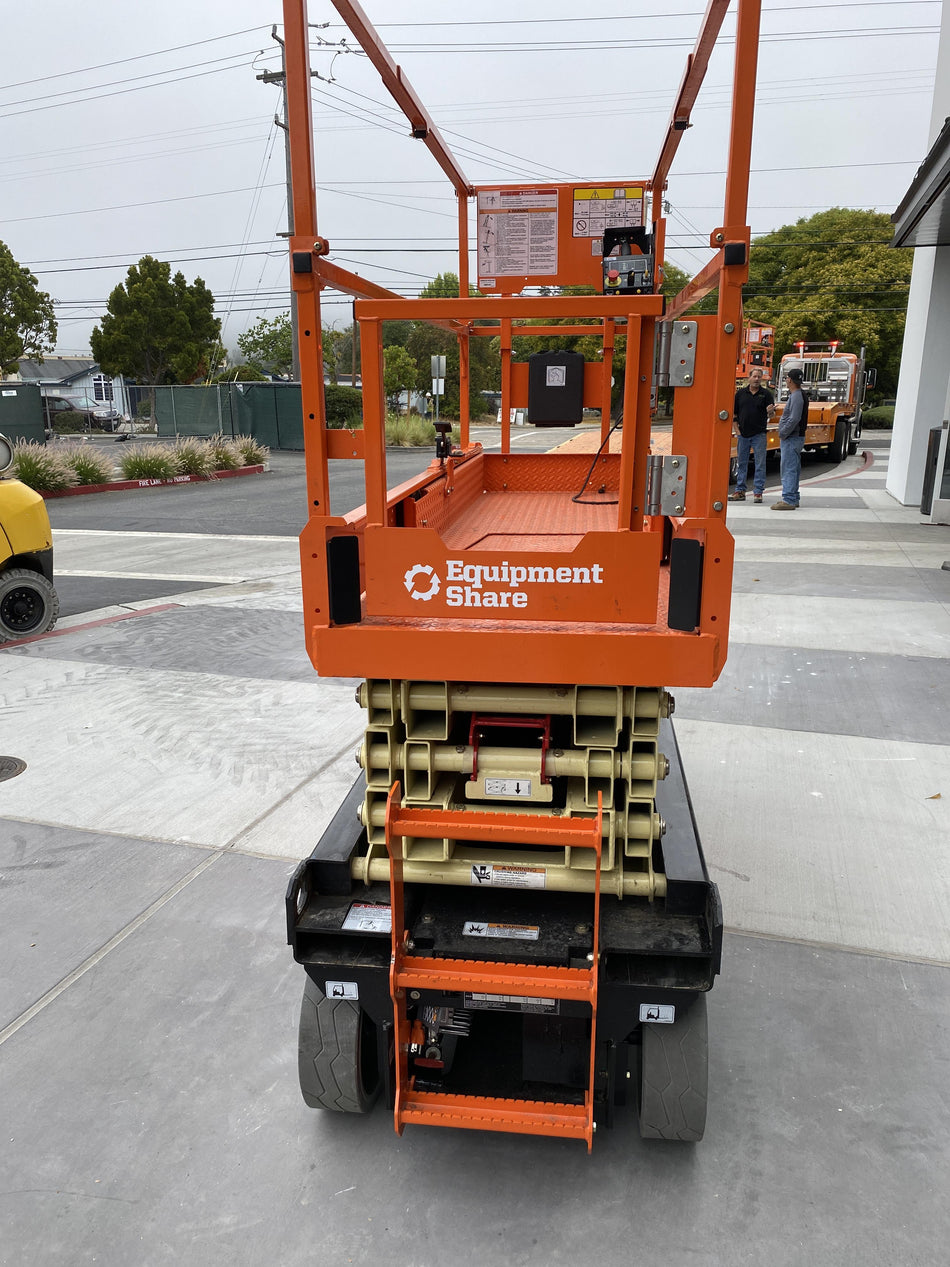 2022 JLG ES2632