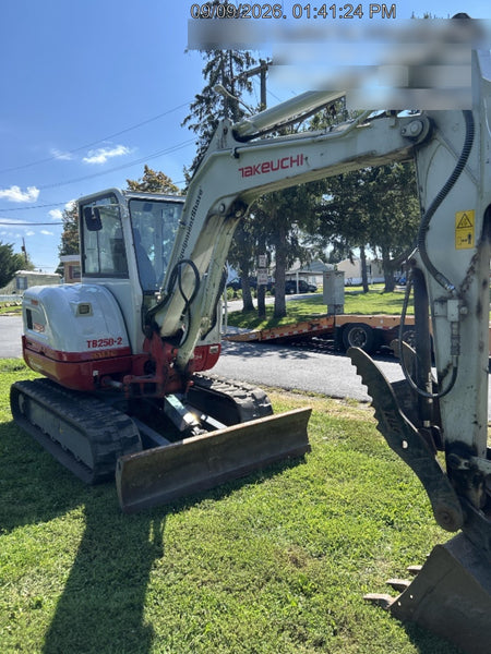 2025 TAKEUCHI TB250-2CR