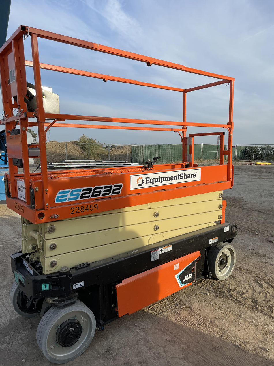 2022 JLG ES2632