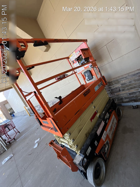 2021 JLG ES1932