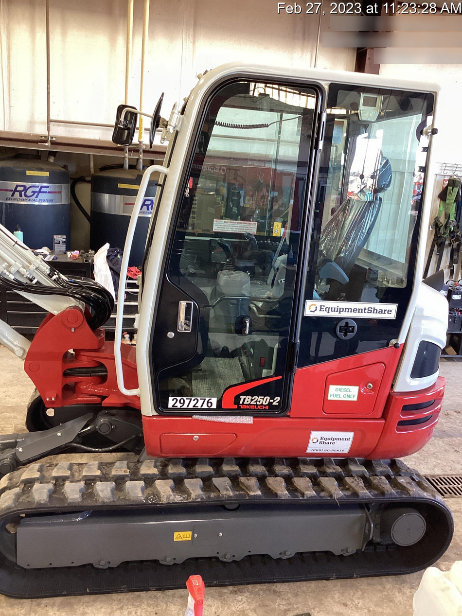 2023 TAKEUCHI TB250-2CR
