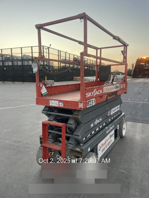 2018 Skyjack SJIII-3226 Skyjack SJIII3226 Scissor Lift w/Trojan Batteries