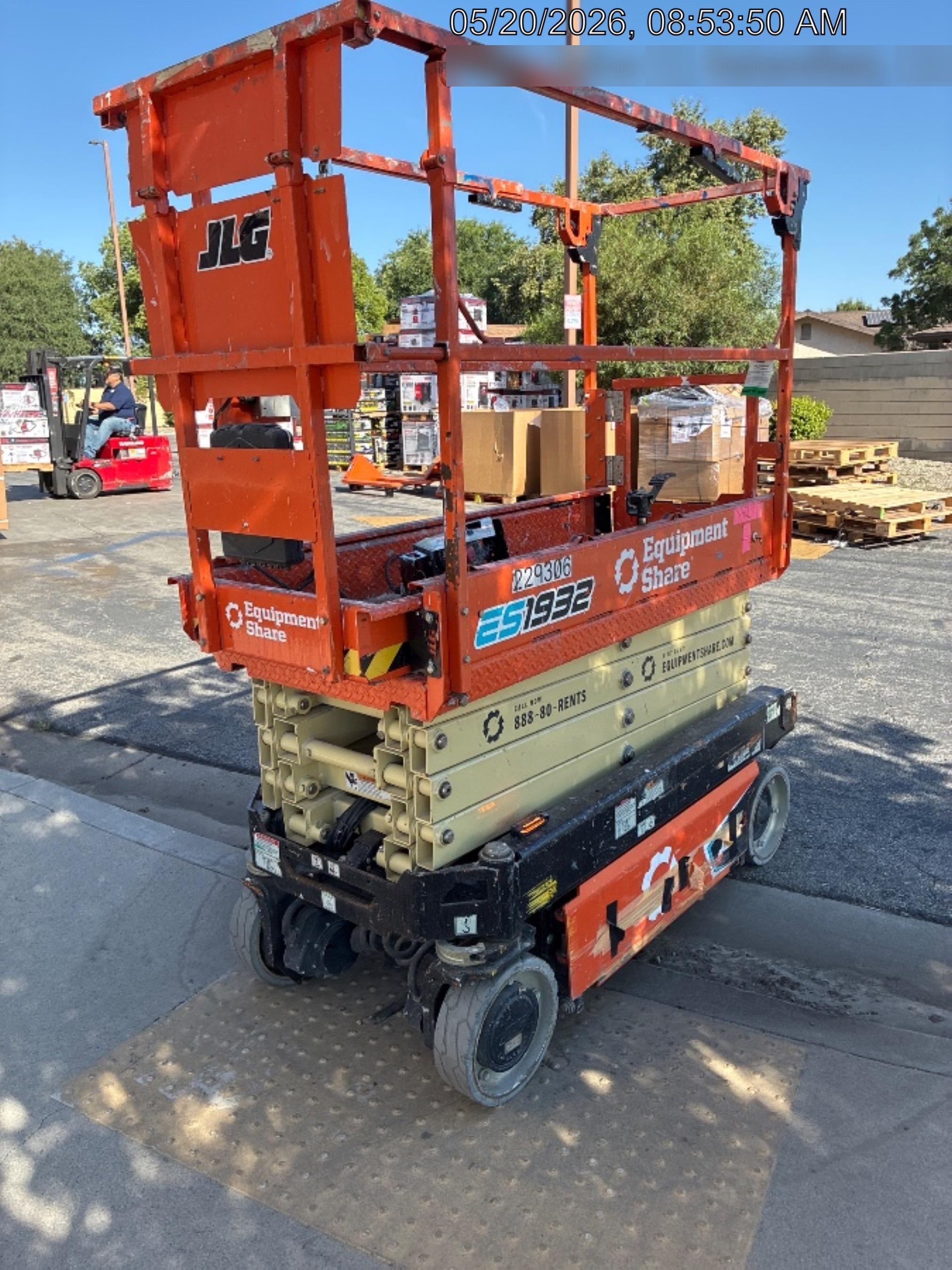 2022 JLG ES1932