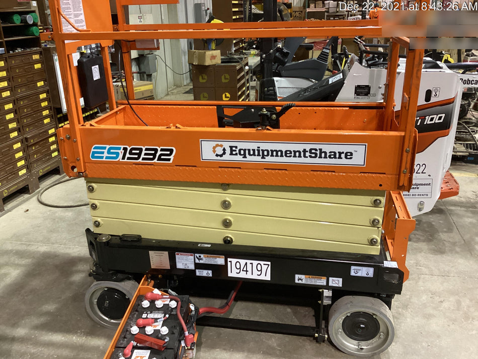 2021 JLG ES1932