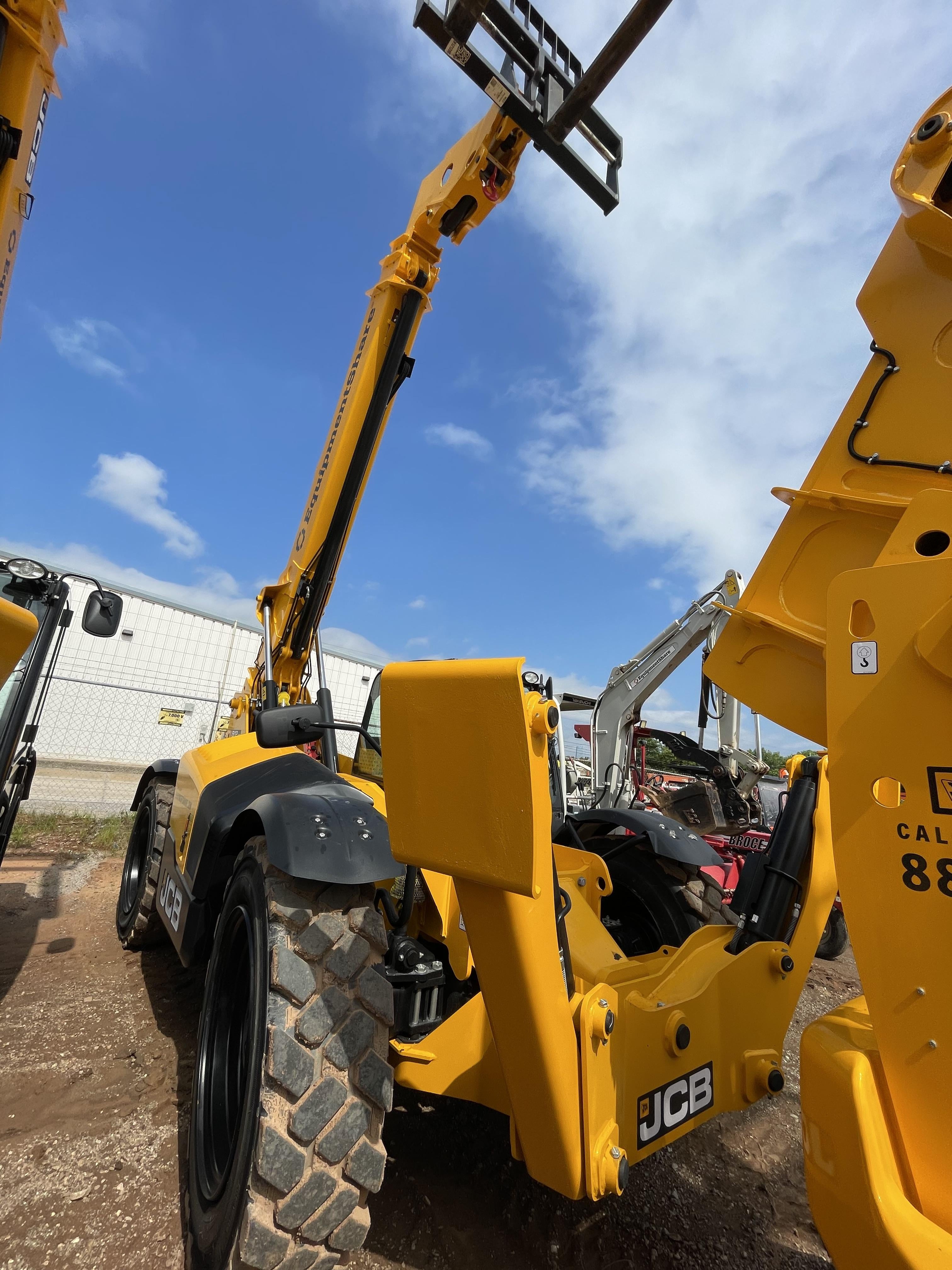 2025 JCB 512-56