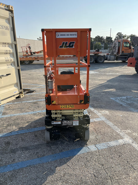 2022 JLG ES1330L
